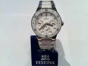 montre festina. prix 159 €. ref : f16530/3