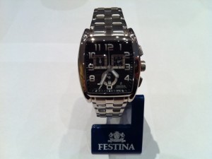 montre festina. prix 149 €. ref : f16292/4