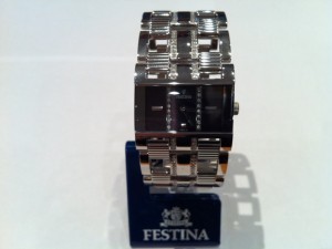 montre festina. prix 149 €. ref : f16329/3